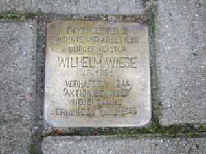 Stolperstein Rathaus Adendorf.jpg